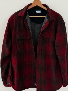 Columbia Sherpa lined blanket shirt size L Large men’s guc